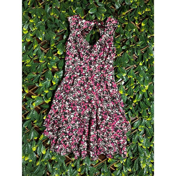 WHBM Black Cherry MultiFloral Open Back Satin Mini Dress Sz 4 - Picture 5 of 6